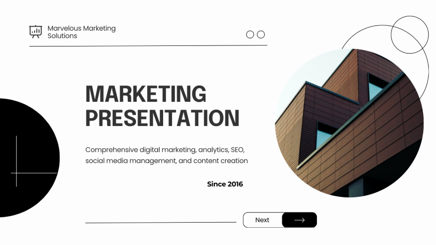 Um slide de uma apresentação intitulada 'APRESENTAÇÃO DE MARKETING' da Marvelous Marketing Solutions, que oferece serviços abrangentes de marketing digital, incluindo análises, SEO, gerenciamento de mídia social e criação de conteúdo desde 2016. O slide apresenta um design minimalista com uma fonte grande e em negrito para o título , um logotipo no canto superior esquerdo e um gráfico circular artístico no lado direito que enquadra parcialmente a imagem de um edifício moderno. O esquema de cores é monocromático com preto e branco, e há um botão ‘Avançar’ com uma seta na parte inferior, indicando a navegação para o próximo slide.